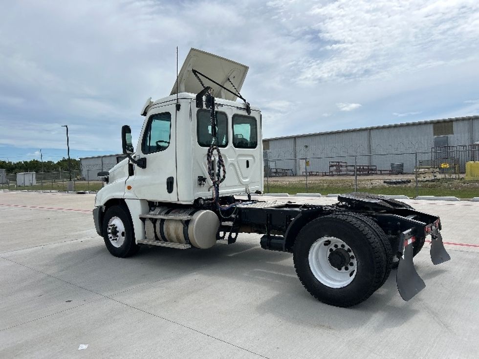 Day Cab Tractor-Heavy Duty Tractors-Freightliner-2019-Cascadia 12542ST-Katy-TX-422,815\n\t\tmiles-$ 33,500 - Image 5