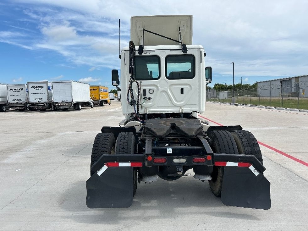 Day Cab Tractor-Heavy Duty Tractors-Freightliner-2019-Cascadia 12542ST-Katy-TX-422,815\n\t\tmiles-$ 33,500 - Image 6