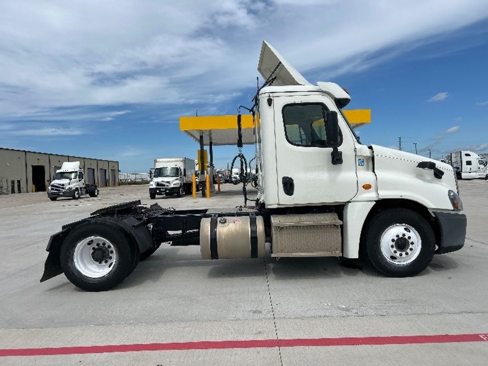 Day Cab Tractor-Heavy Duty Tractors-Freightliner-2019-Cascadia 12542ST-Katy-TX-422,815\n\t\tmiles-$ 33,500 - Image 8