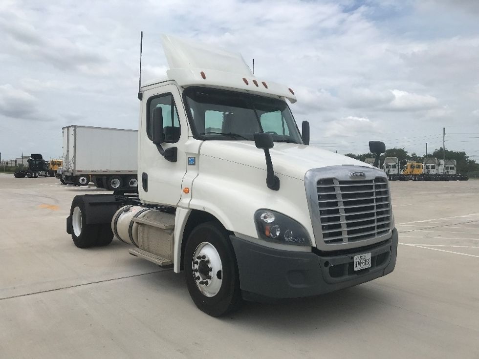 Day Cab Tractor-Heavy Duty Tractors-Freightliner-2019-Cascadia 12542ST-Katy-TX-434,502\n\t\tmiles-$ 33,000 - Image 1