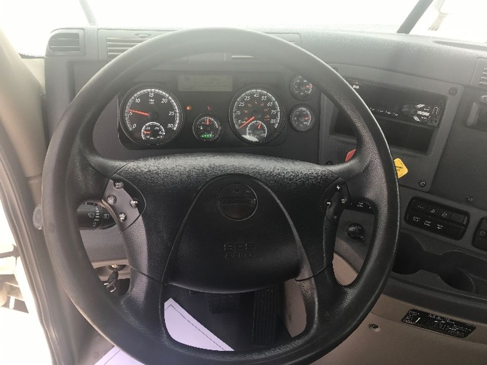 Day Cab Tractor-Heavy Duty Tractors-Freightliner-2019-Cascadia 12542ST-Katy-TX-434,502\n\t\tmiles-$ 33,000 - Image 11