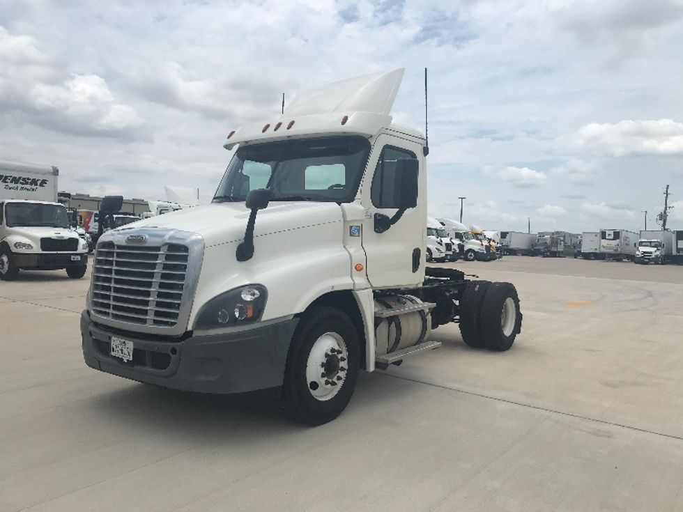 Day Cab Tractor-Heavy Duty Tractors-Freightliner-2019-Cascadia 12542ST-Katy-TX-434,502\n\t\tmiles-$ 33,000 - Image 3