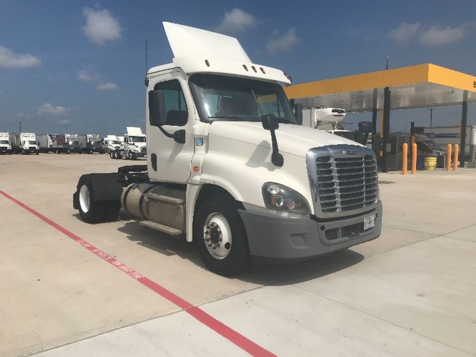 Day Cab Tractor-Heavy Duty Tractors-Freightliner-2019-Cascadia 12542ST-Katy-TX-446,929\n\t\tmiles-$ 32,250 - Image 1