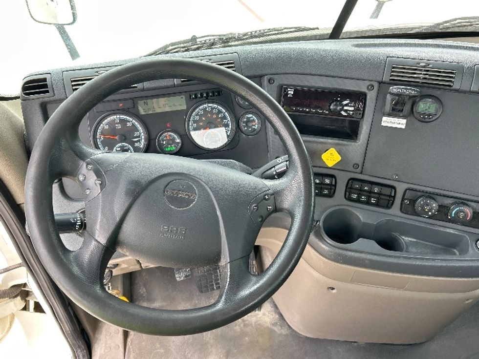 Day Cab Tractor-Heavy Duty Tractors-Freightliner-2019-Cascadia 12542ST-Katy-TX-446,929\n\t\tmiles-$ 32,250 - Image 11