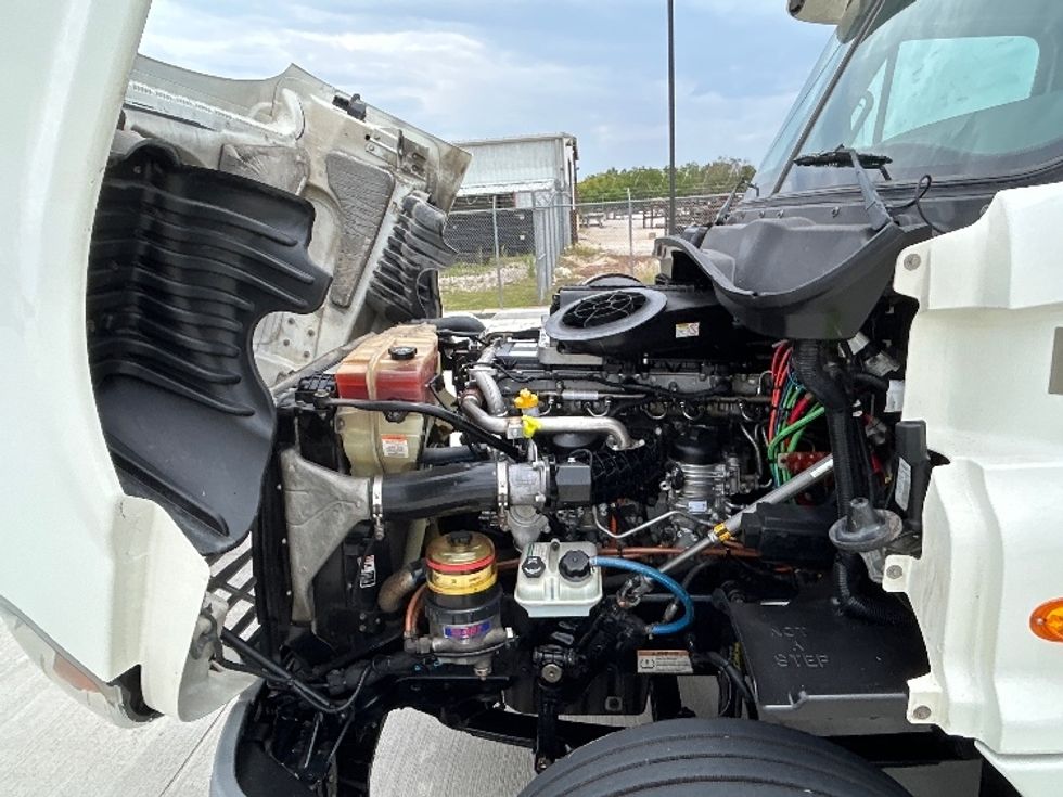 Day Cab Tractor-Heavy Duty Tractors-Freightliner-2019-Cascadia 12542ST-Katy-TX-446,929\n\t\tmiles-$ 32,250 - Image 16