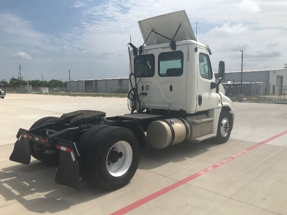 Day Cab Tractor-Heavy Duty Tractors-Freightliner-2019-Cascadia 12542ST-Katy-TX-446,929\n\t\tmiles-$ 32,250 - Image 7