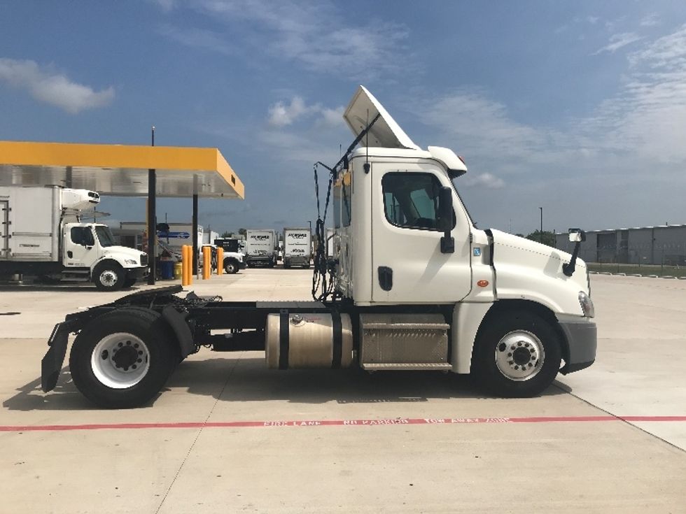 Day Cab Tractor-Heavy Duty Tractors-Freightliner-2019-Cascadia 12542ST-Katy-TX-446,929\n\t\tmiles-$ 32,250 - Image 8
