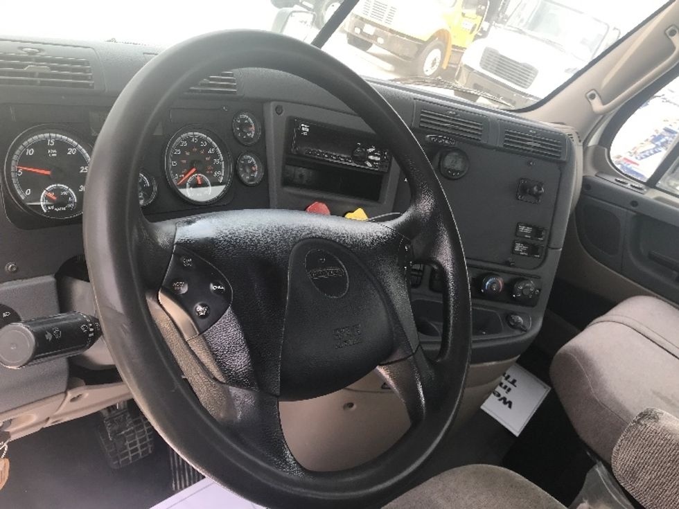 Day Cab Tractor-Heavy Duty Tractors-Freightliner-2019-Cascadia 12542ST-Katy-TX-449,389\n\t\tmiles-$ 32,250 - Image 10