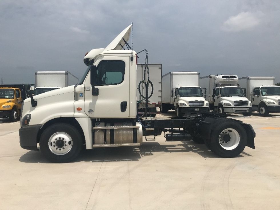Day Cab Tractor-Heavy Duty Tractors-Freightliner-2019-Cascadia 12542ST-Katy-TX-449,389\n\t\tmiles-$ 32,250 - Image 4