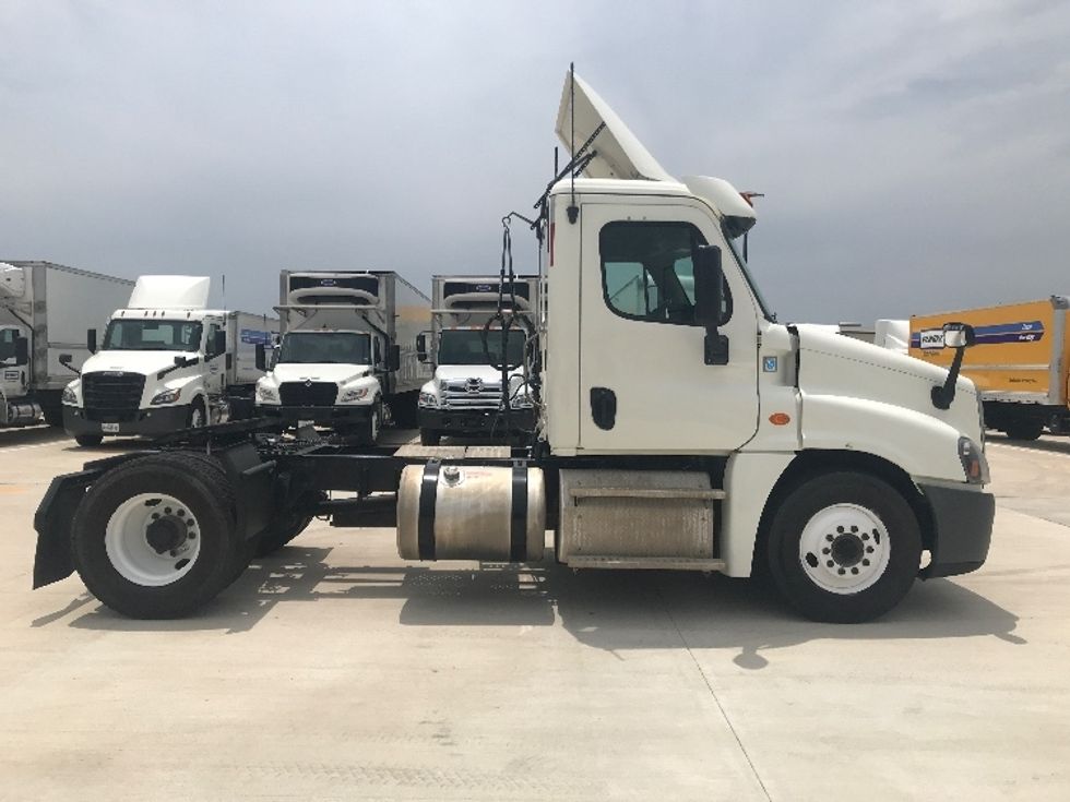 Day Cab Tractor-Heavy Duty Tractors-Freightliner-2019-Cascadia 12542ST-Katy-TX-449,389\n\t\tmiles-$ 32,250 - Image 8
