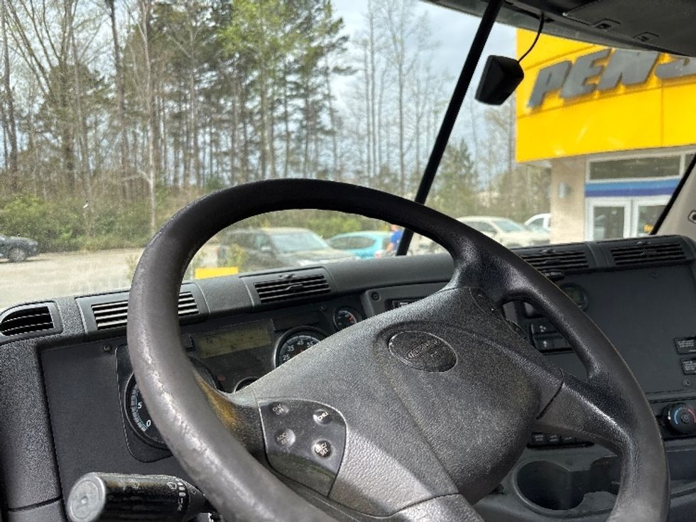 Day Cab Tractor-Heavy Duty Tractors-Freightliner-2019-Cascadia 12542ST-Ladson-SC-232,987\n\t\tmiles-$ 36,500 - Image 10