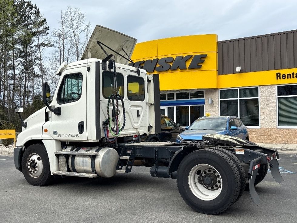 Day Cab Tractor-Heavy Duty Tractors-Freightliner-2019-Cascadia 12542ST-Ladson-SC-232,987\n\t\tmiles-$ 36,500 - Image 5