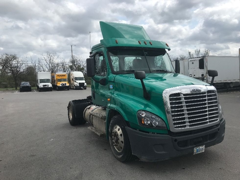 Day Cab Tractor-Heavy Duty Tractors-Freightliner-2019-Cascadia 12542ST-Louisville-KY-348,763\n\t\tmiles-$ 27,750 - Image 1