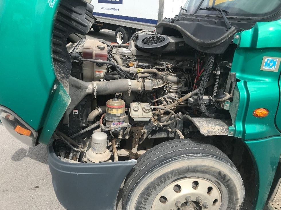 Day Cab Tractor-Heavy Duty Tractors-Freightliner-2019-Cascadia 12542ST-Louisville-KY-348,763\n\t\tmiles-$ 27,750 - Image 16