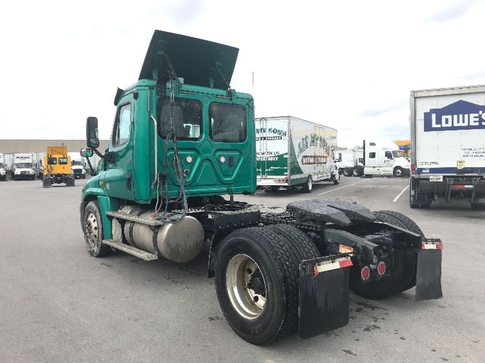 Day Cab Tractor-Heavy Duty Tractors-Freightliner-2019-Cascadia 12542ST-Louisville-KY-348,763\n\t\tmiles-$ 27,750 - Image 5