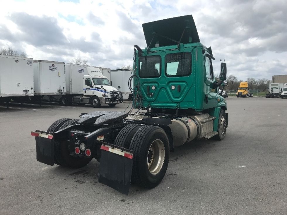 Day Cab Tractor-Heavy Duty Tractors-Freightliner-2019-Cascadia 12542ST-Louisville-KY-348,763\n\t\tmiles-$ 27,750 - Image 7
