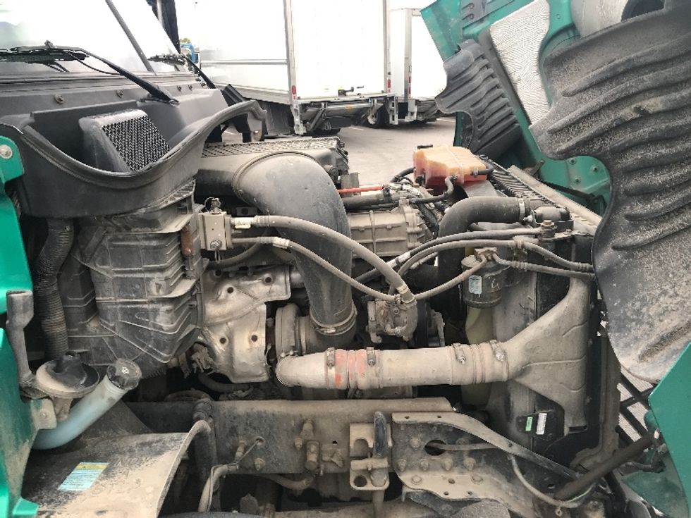 Day Cab Tractor-Heavy Duty Tractors-Freightliner-2019-Cascadia 12542ST-Louisville-KY-517,297\n\t\tmiles-$ 21,500 - Image 15