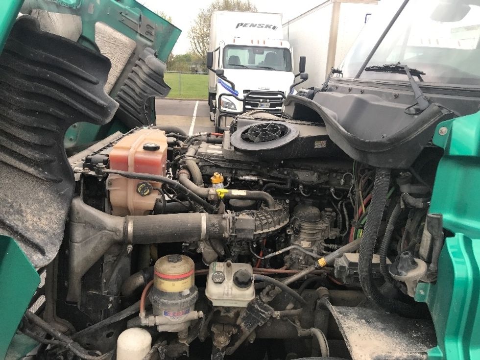 Day Cab Tractor-Heavy Duty Tractors-Freightliner-2019-Cascadia 12542ST-Louisville-KY-517,297\n\t\tmiles-$ 21,500 - Image 16