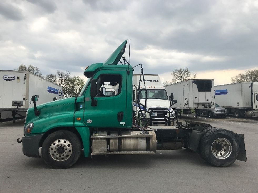 Day Cab Tractor-Heavy Duty Tractors-Freightliner-2019-Cascadia 12542ST-Louisville-KY-517,297\n\t\tmiles-$ 21,500 - Image 4
