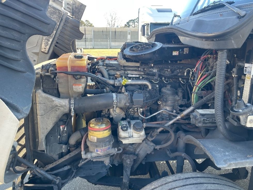 Day Cab Tractor-Heavy Duty Tractors-Freightliner-2019-Cascadia 12542ST-Mebane-NC-555,968\n\t\tmiles-$ 32,750 - Image 16