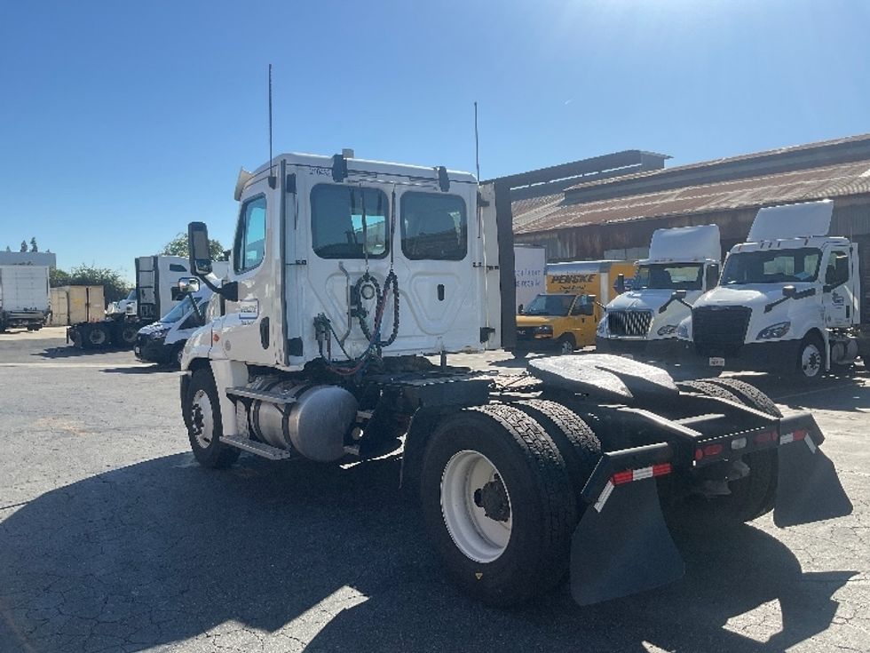Day Cab Tractor-Heavy Duty Tractors-Freightliner-2019-Cascadia 12542ST-Montebello-CA-265,438\n\t\tmiles-$ 39,500 - Image 5