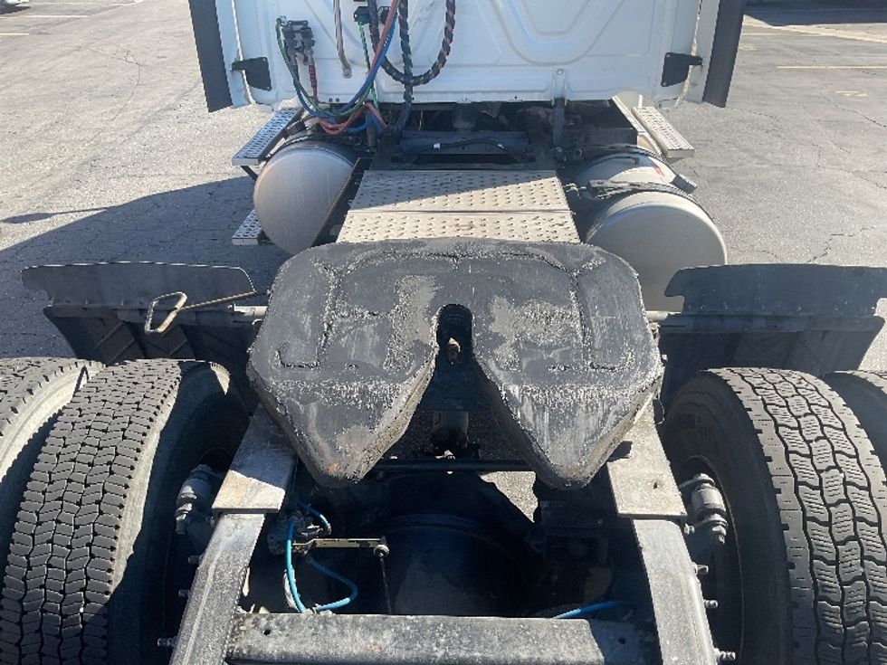 Day Cab Tractor-Heavy Duty Tractors-Freightliner-2019-Cascadia 12542ST-Montebello-CA-265,438\n\t\tmiles-$ 39,500 - Image 6