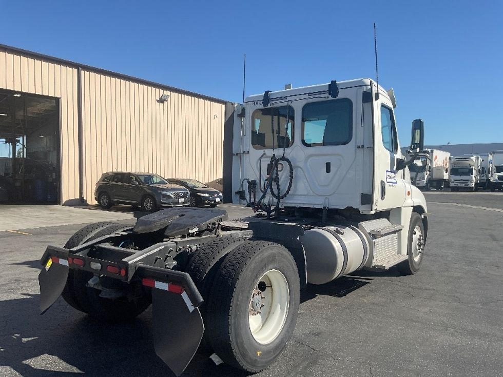 Day Cab Tractor-Heavy Duty Tractors-Freightliner-2019-Cascadia 12542ST-Montebello-CA-265,438\n\t\tmiles-$ 39,500 - Image 7