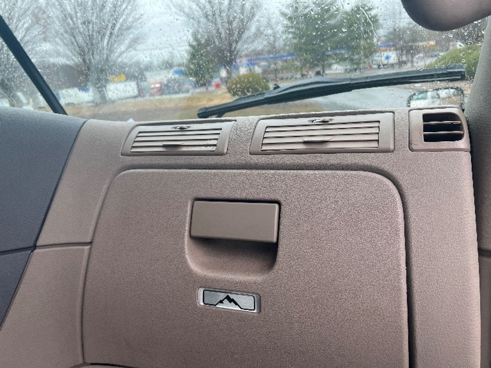 Day Cab Tractor-Heavy Duty Tractors-Freightliner-2019-Cascadia 12542ST-Montgomery-NY-342,672\n\t\tmiles-$ 40,000 - Image 13