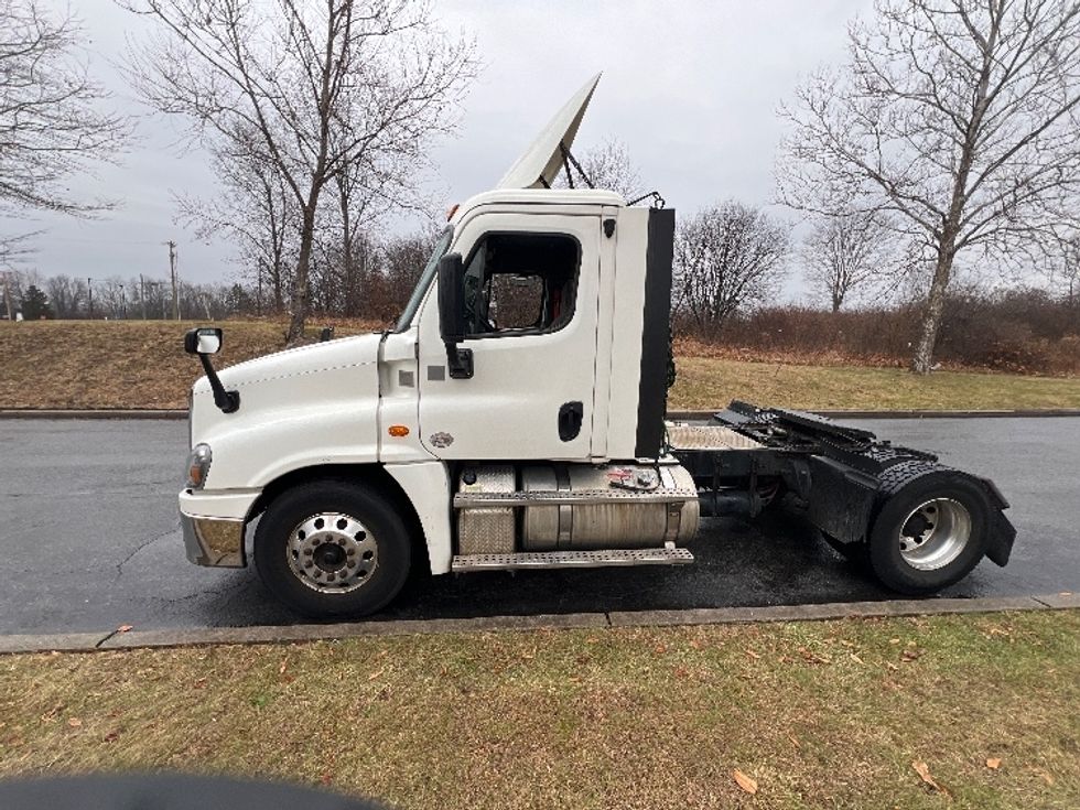 Day Cab Tractor-Heavy Duty Tractors-Freightliner-2019-Cascadia 12542ST-Montgomery-NY-342,672\n\t\tmiles-$ 40,000 - Image 4