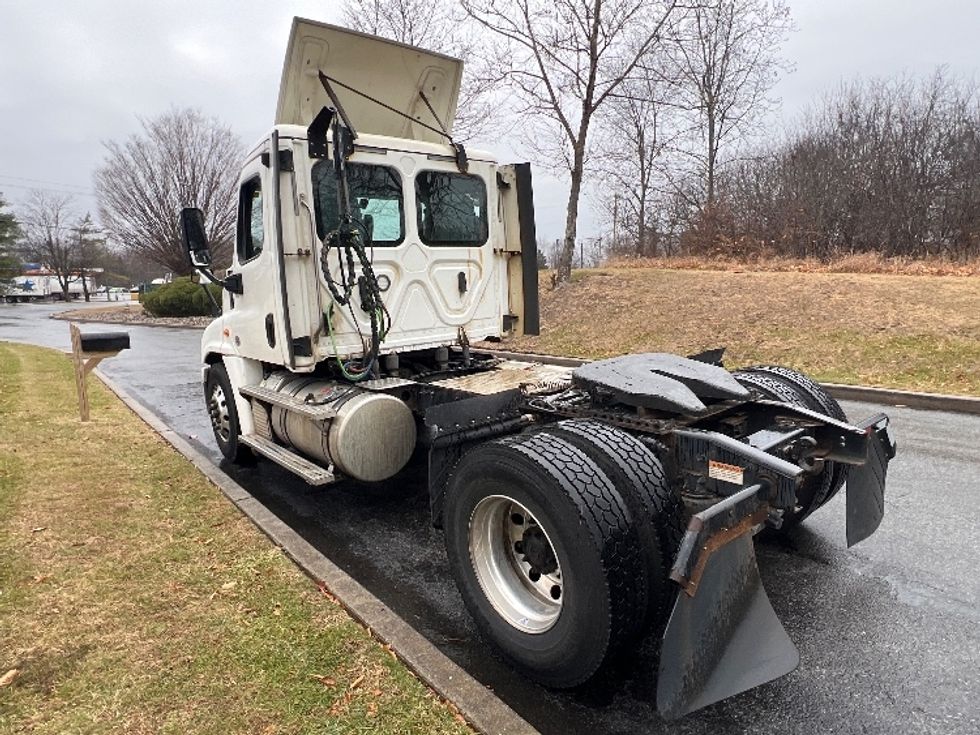 Day Cab Tractor-Heavy Duty Tractors-Freightliner-2019-Cascadia 12542ST-Montgomery-NY-342,672\n\t\tmiles-$ 40,000 - Image 5