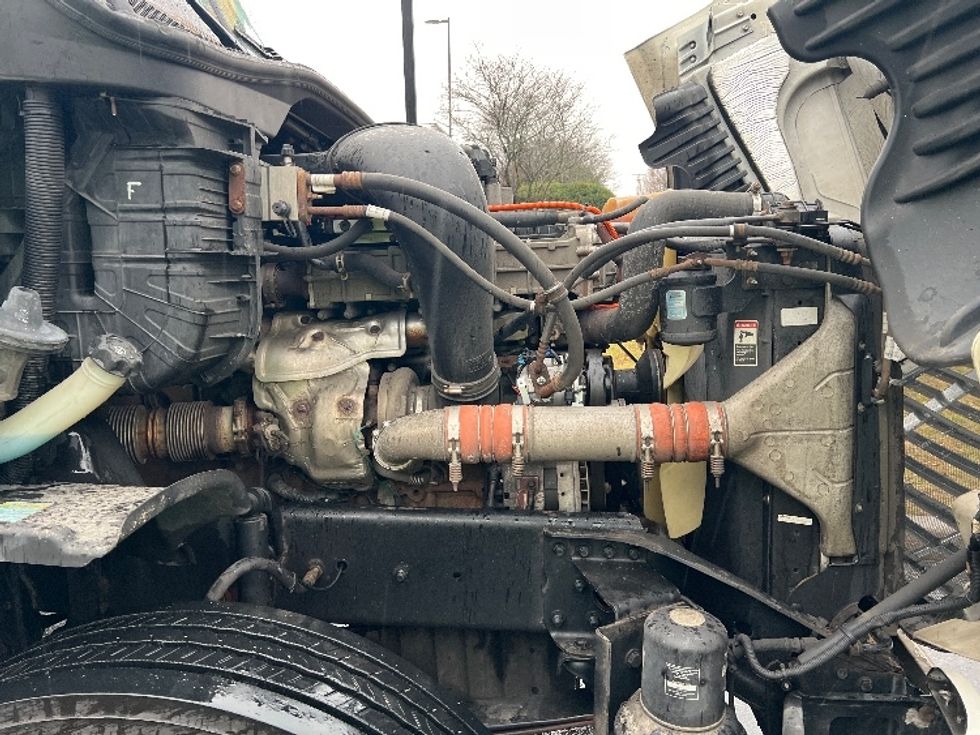 Day Cab Tractor-Heavy Duty Tractors-Freightliner-2019-Cascadia 12542ST-Montgomery-NY-355,652\n\t\tmiles-$ 39,500 - Image 15