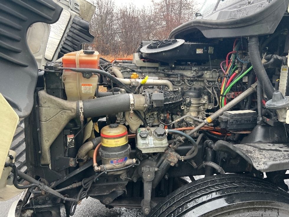 Day Cab Tractor-Heavy Duty Tractors-Freightliner-2019-Cascadia 12542ST-Montgomery-NY-355,652\n\t\tmiles-$ 39,500 - Image 16