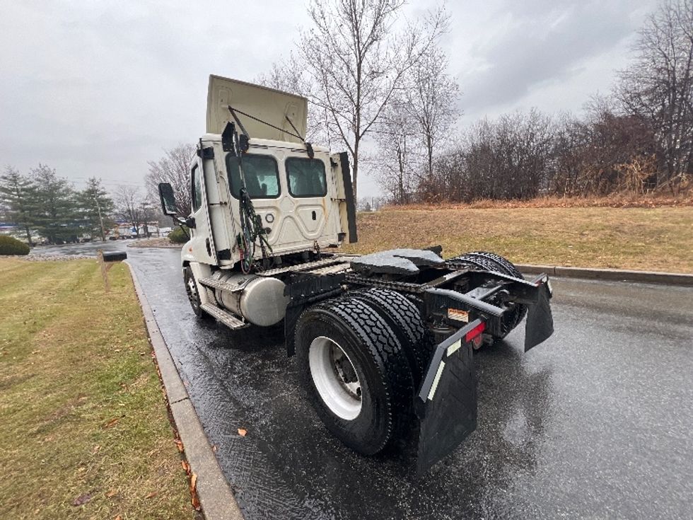 Day Cab Tractor-Heavy Duty Tractors-Freightliner-2019-Cascadia 12542ST-Montgomery-NY-355,652\n\t\tmiles-$ 39,500 - Image 5