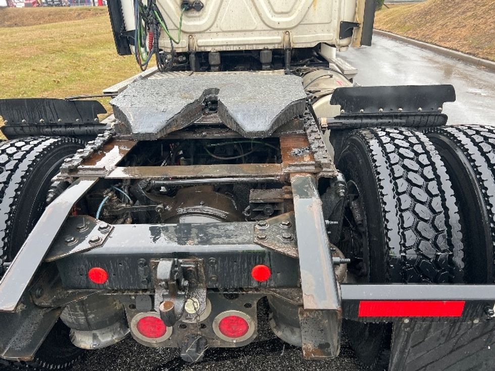 Day Cab Tractor-Heavy Duty Tractors-Freightliner-2019-Cascadia 12542ST-Montgomery-NY-355,652\n\t\tmiles-$ 39,500 - Image 6