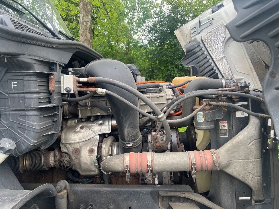 Day Cab Tractor-Heavy Duty Tractors-Freightliner-2019-Cascadia 12542ST-Montgomery-NY-373,642\n\t\tmiles-$ 33,000 - Image 15