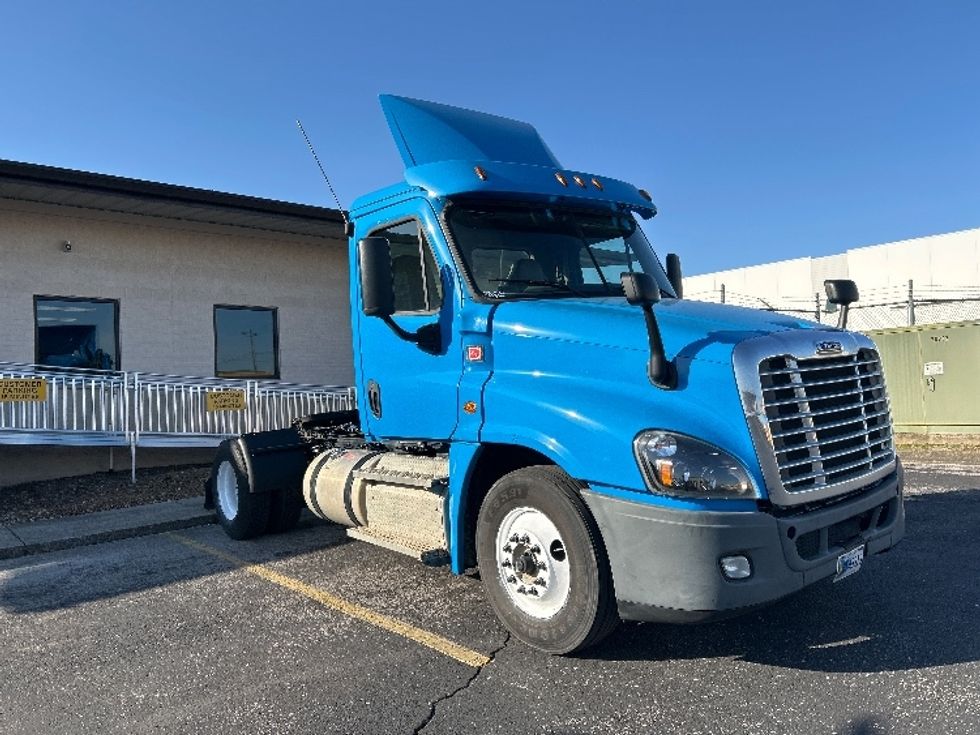 Day Cab Tractor-Heavy Duty Tractors-Freightliner-2019-Cascadia 12542ST-Mount Juliet-TN-498,550\n\t\tmiles-$ 31,250 - Image 1