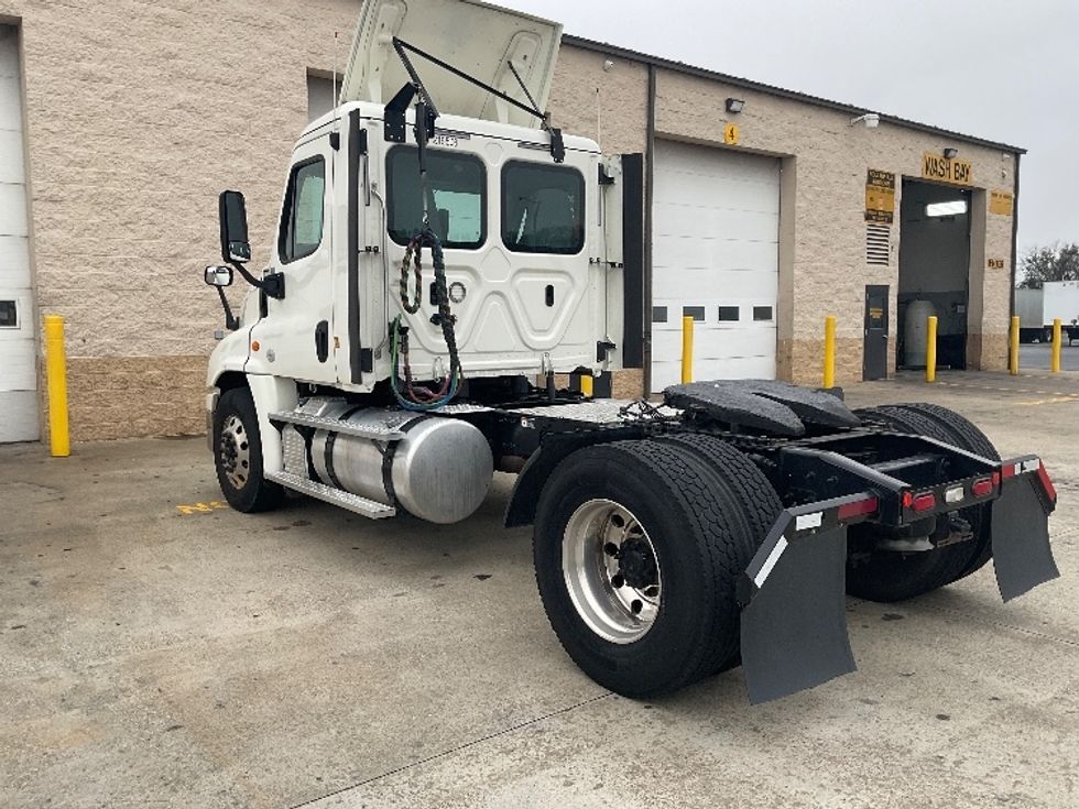 Day Cab Tractor-Heavy Duty Tractors-Freightliner-2019-Cascadia 12542ST-Nashville (Mount Juliet)-TN-386,799\n\t\tmiles-$ 34,000 - Image 5