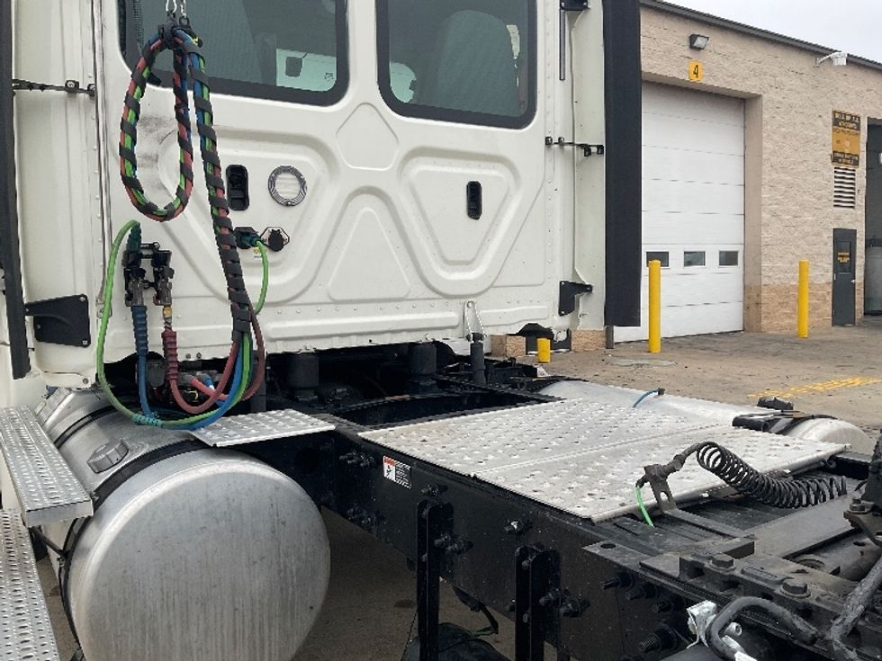 Day Cab Tractor-Heavy Duty Tractors-Freightliner-2019-Cascadia 12542ST-Nashville (Mount Juliet)-TN-386,799\n\t\tmiles-$ 34,000 - Image 17