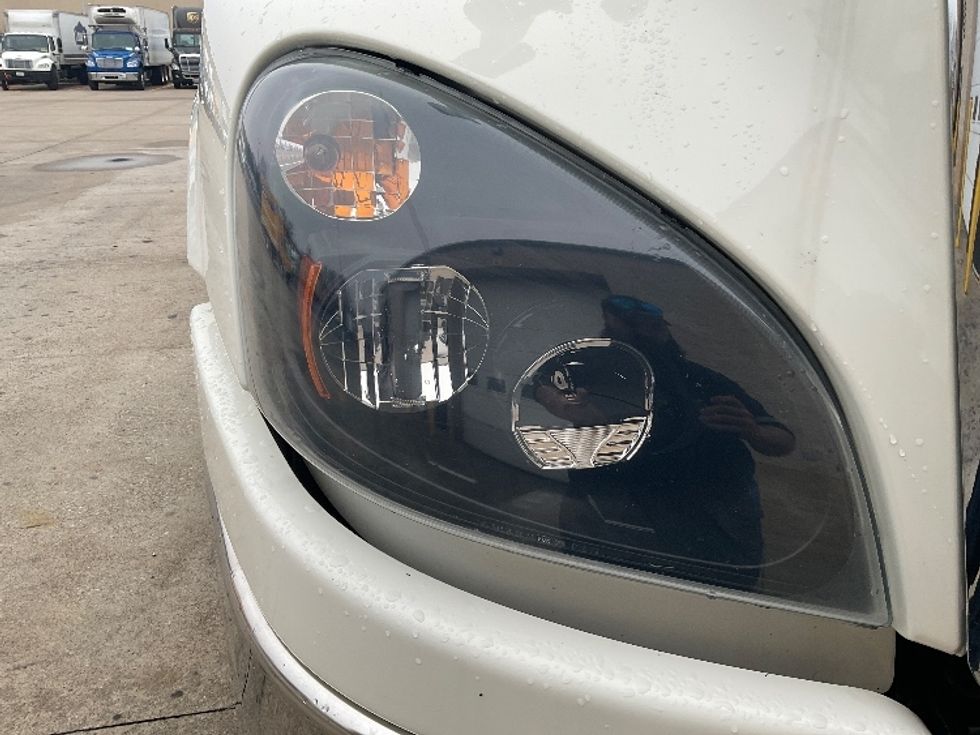 Day Cab Tractor-Heavy Duty Tractors-Freightliner-2019-Cascadia 12542ST-Nashville (Mount Juliet)-TN-386,799\n\t\tmiles-$ 34,000 - Image 22