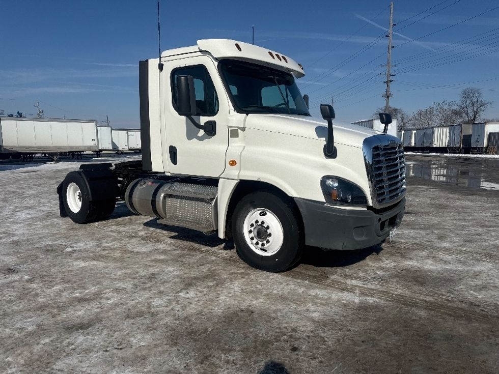 Day Cab Tractor-Heavy Duty Tractors-Freightliner-2019-Cascadia 12542ST-Newark-OH-53,255\n\t\tmiles-$ 31,000 - Image 1
