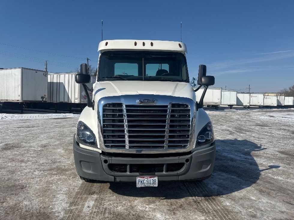 Day Cab Tractor-Heavy Duty Tractors-Freightliner-2019-Cascadia 12542ST-Newark-OH-53,255\n\t\tmiles-$ 31,000 - Image 2