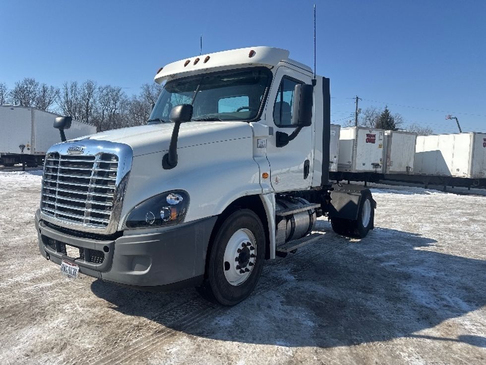 Day Cab Tractor-Heavy Duty Tractors-Freightliner-2019-Cascadia 12542ST-Newark-OH-53,255\n\t\tmiles-$ 31,000 - Image 3
