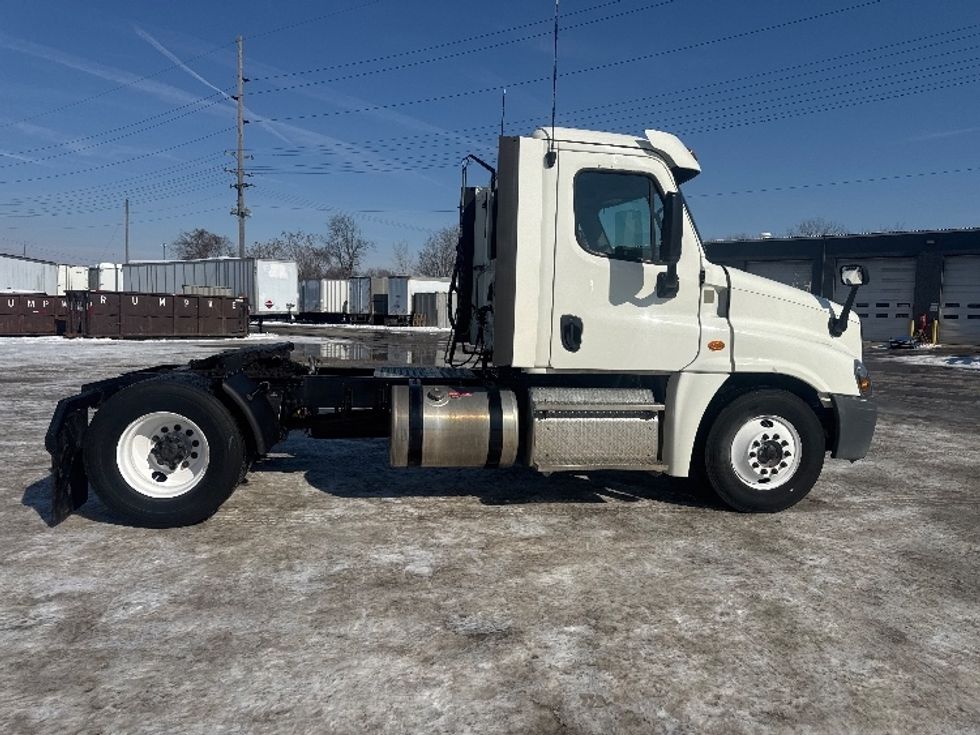 Day Cab Tractor-Heavy Duty Tractors-Freightliner-2019-Cascadia 12542ST-Newark-OH-53,255\n\t\tmiles-$ 31,000 - Image 8