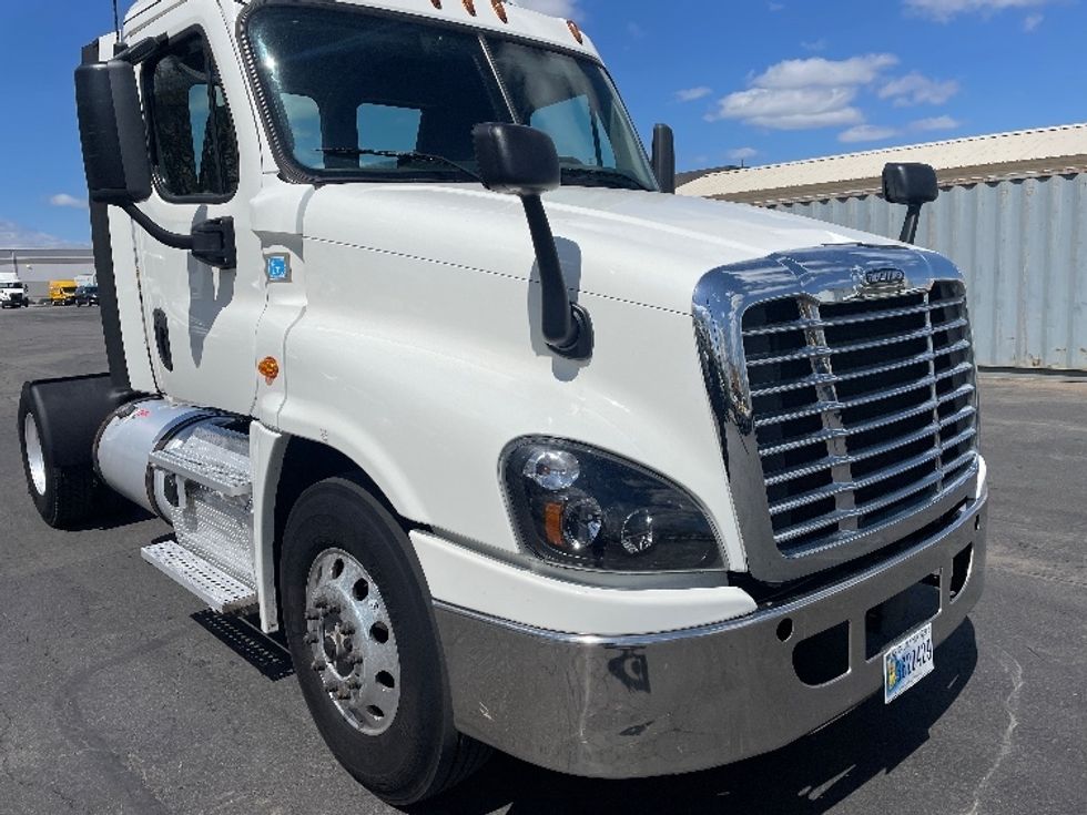 Day Cab Tractor-Heavy Duty Tractors-Freightliner-2019-Cascadia 12542ST-Obetz-OH-377,873\n\t\tmiles-$ 32,750 - Image 18
