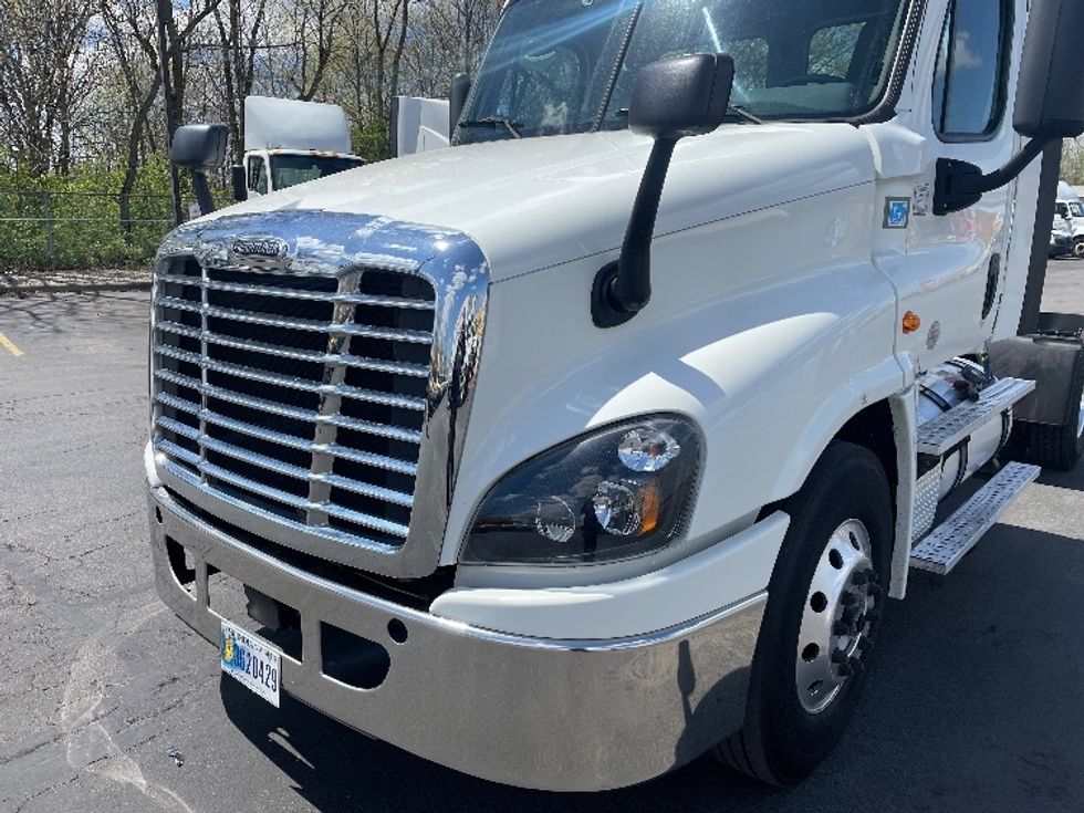Day Cab Tractor-Heavy Duty Tractors-Freightliner-2019-Cascadia 12542ST-Obetz-OH-377,873\n\t\tmiles-$ 32,750 - Image 19