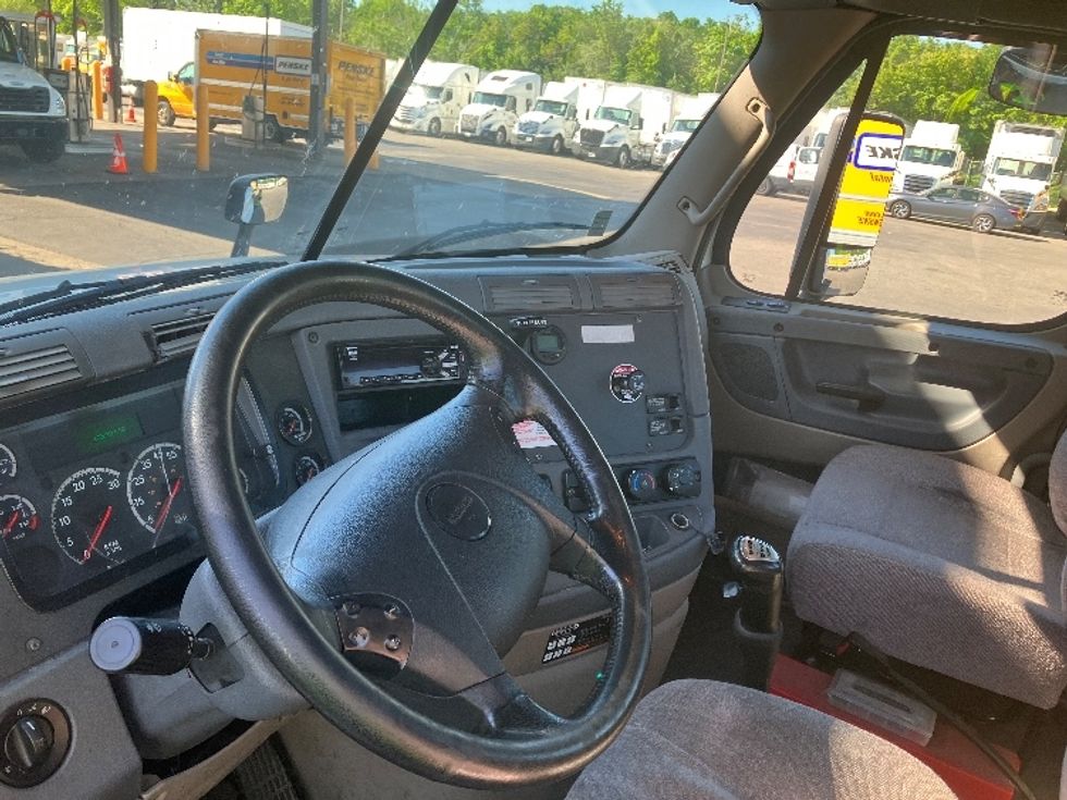 Day Cab Tractor-Heavy Duty Tractors-Freightliner-2019-Cascadia 12542ST-Parsippany-NJ-239,434\n\t\tmiles-$ 34,000 - Image 10