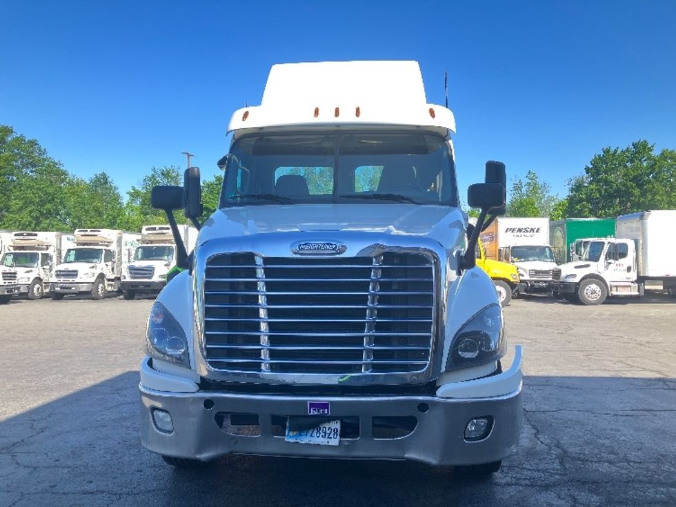 Day Cab Tractor-Heavy Duty Tractors-Freightliner-2019-Cascadia 12542ST-Parsippany-NJ-239,434\n\t\tmiles-$ 34,000 - Image 2