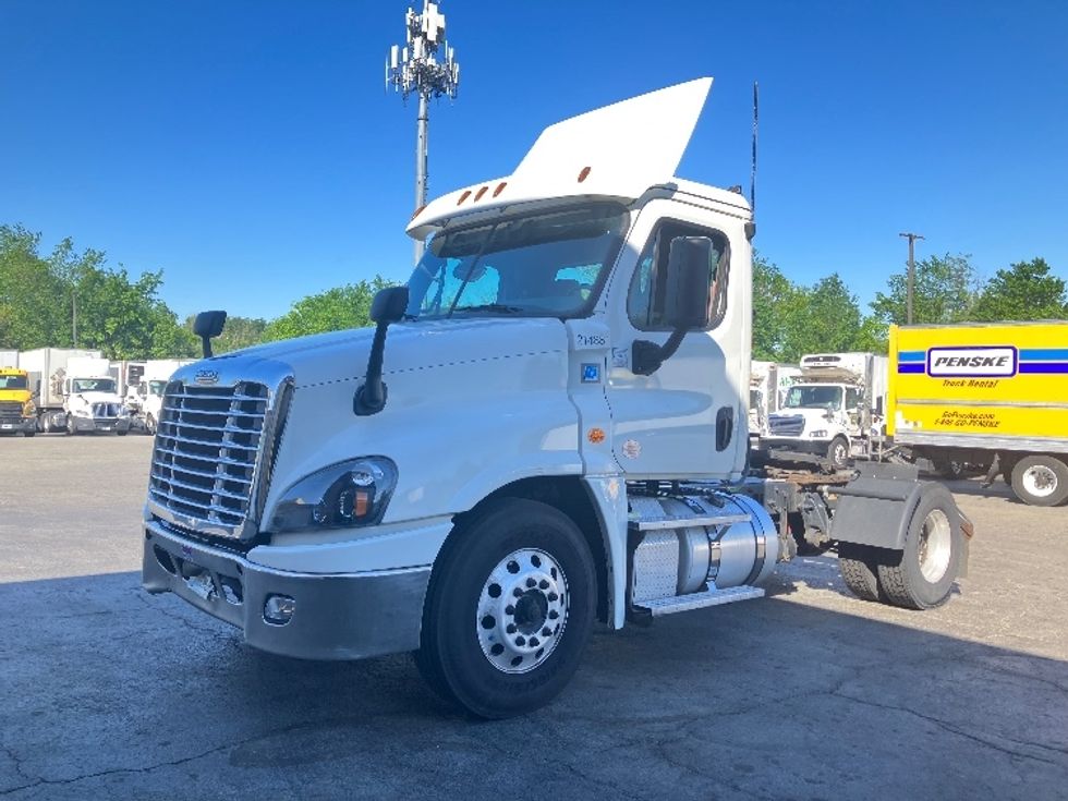 Day Cab Tractor-Heavy Duty Tractors-Freightliner-2019-Cascadia 12542ST-Parsippany-NJ-239,434\n\t\tmiles-$ 34,000 - Image 3