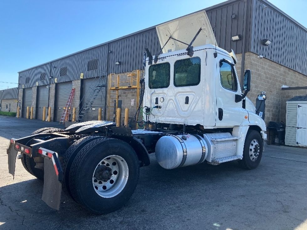 Day Cab Tractor-Heavy Duty Tractors-Freightliner-2019-Cascadia 12542ST-Parsippany-NJ-239,434\n\t\tmiles-$ 34,000 - Image 7