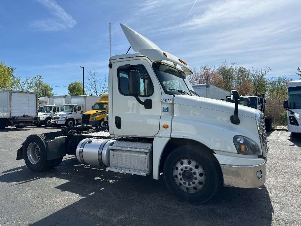 Day Cab Tractor-Heavy Duty Tractors-Freightliner-2019-Cascadia 12542ST-Parsippany-NJ-260,941
miles-$ 33,000